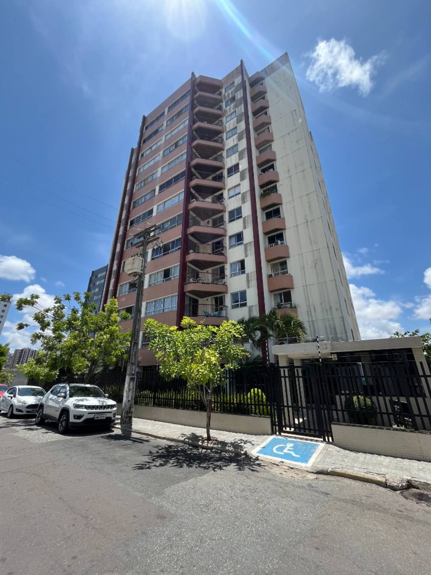 MANSÃO PLAZA ATHENEE - 145M²