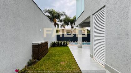 Casa de luxo com 3 suítes e piscina em Santa Felicidade - 353m² - R$ 2.850.000,00