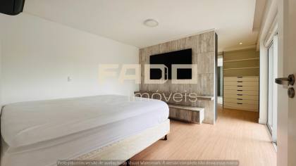 Casa de luxo com 3 suítes e piscina em Santa Felicidade - 353m² - R$ 2.850.000,00