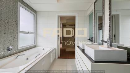 Casa de luxo com 3 suítes e piscina em Santa Felicidade - 353m² - R$ 2.850.000,00