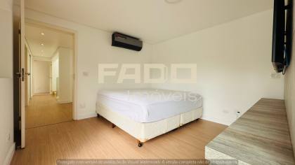 Casa de luxo com 3 suítes e piscina em Santa Felicidade - 353m² - R$ 2.850.000,00