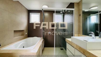 Casa de luxo com 3 suítes e piscina em Santa Felicidade - 353m² - R$ 2.850.000,00