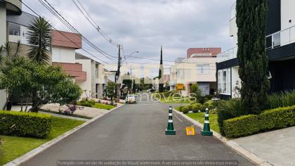 Casa de luxo com 3 suítes e piscina em Santa Felicidade - 353m² - R$ 2.850.000,00