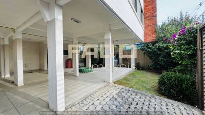 Apartamento Mobiliado com 2 Vagas em São José dos Pinhais - Conforto e Praticidade!