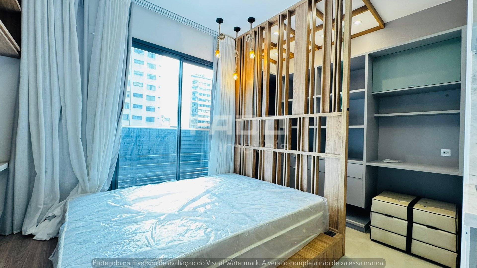 Studio mobiliado no Centro de Curitiba — 22 m², rooftop com piscina — R$ 2.700/mês