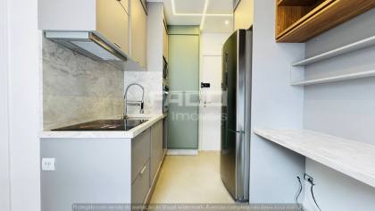 Studio mobiliado no Centro de Curitiba — 22 m², rooftop com piscina — R$ 2.700/mês