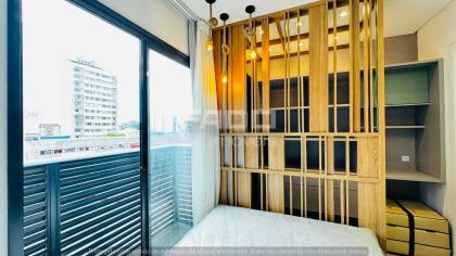 Studio mobiliado no Centro de Curitiba — 22 m², rooftop com piscina — R$ 2.700/mês