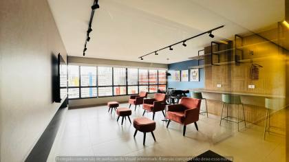 Studio mobiliado no Centro de Curitiba — 22 m², rooftop com piscina — R$ 2.700/mês