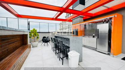 Studio mobiliado no Centro de Curitiba — 22 m², rooftop com piscina — R$ 2.700/mês