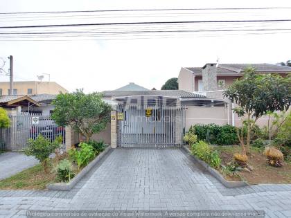 Casa térrea para alugar em Uberaba (Curitiba/PR) — R$ 2.500/mês