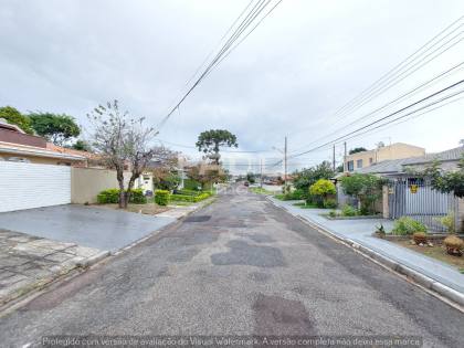 Casa térrea para alugar em Uberaba (Curitiba/PR) — R$ 2.500/mês