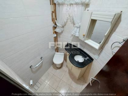 Casa térrea para alugar em Uberaba (Curitiba/PR) — R$ 2.500/mês