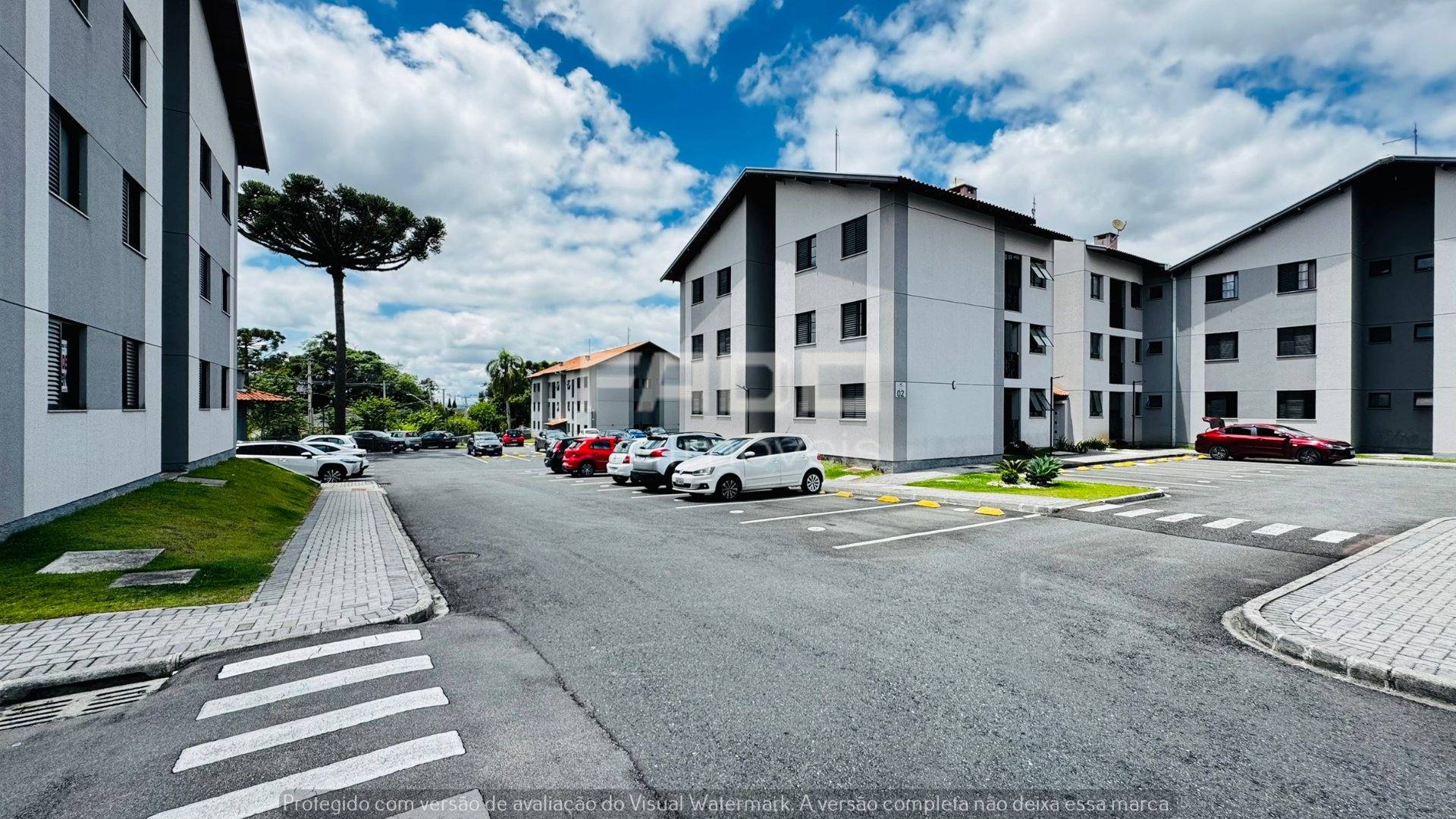 Apartamento 2 Quartos com Sacada e Churrasqueira no Uberaba - Curitiba/PR