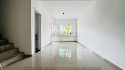 Sobrado Triplex à venda no Uberaba – 169m², ático amplo e 3 quartos – R$ 769.000