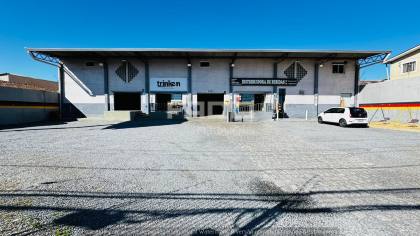 Barracão/Galpão Comercial 533 m² com Mezanino para alugar, Doca e Pé-Direito 6m — Guaíra, Curitiba/PR