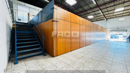 Barracão/Galpão Comercial 533 m² com Mezanino para alugar, Doca e Pé-Direito 6m — Guaíra, Curitiba/PR