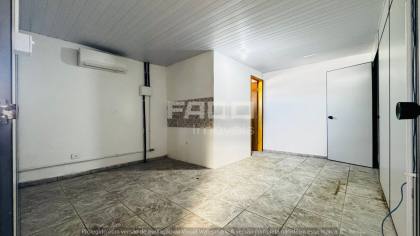 Barracão/Galpão Comercial 533 m² com Mezanino para alugar, Doca e Pé-Direito 6m — Guaíra, Curitiba/PR