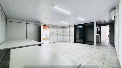 Barracão/Galpão Comercial 533 m² com Mezanino para alugar, Doca e Pé-Direito 6m — Guaíra, Curitiba/PR