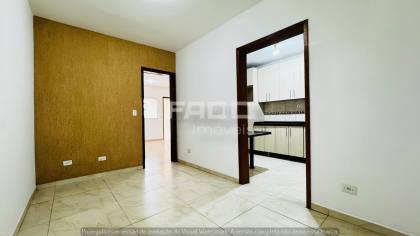 Sobrado Triplex para Alugar por R$ 4.500 com 3 Quartos, Suíte, Terraço e 2 Vagas no Xaxim – Curitiba