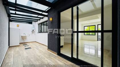 Sobrado com 3 quartos para alugar, 111 m² por R$ 5.000,00/mês - Jardim das Américas - Curitiba/PR