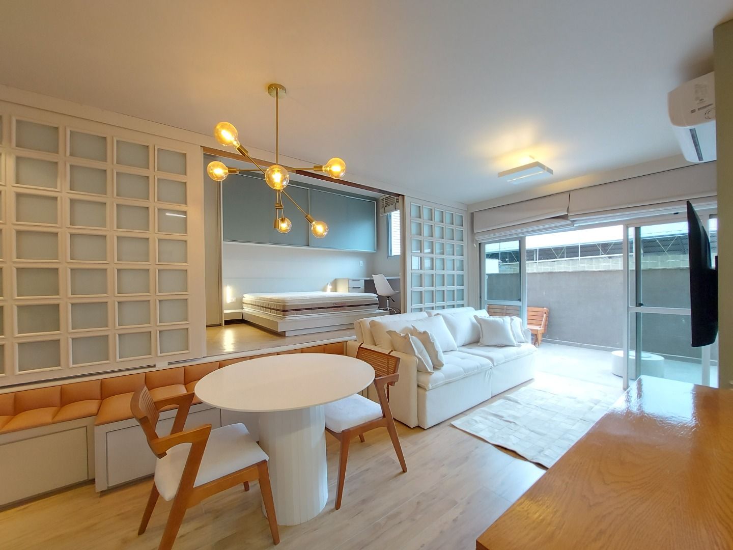 Lindo apartamento mobiliado com 1 quarto para alugar, 72 m² por R$ 3.700,00 - Mercês - Curitiba/PR