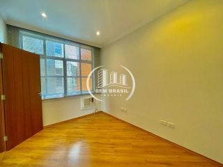 Sala Comercial à Venda no Centro de Curitiba - 41m² - Edifício Affonso Camargo