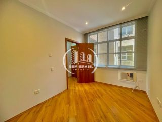 Sala Comercial à Venda no Centro de Curitiba - 41m² - Edifício Affonso Camargo