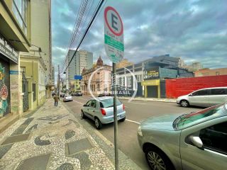 Sala Comercial à Venda no Centro de Curitiba - 41m² - Edifício Affonso Camargo
