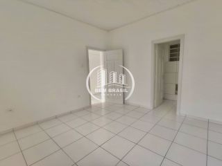 Terreno ZR4 no Juvevê com 2 Imóveis Comerciais (Sobrado e Casa Térrea) - Oportunidade Única!