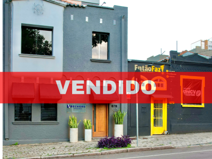 Terreno ZR4 no Juvevê com 2 Imóveis Comerciais (Sobrado e Casa Térrea) - Oportunidade Única!