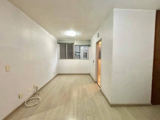 Apartamento de 1 dormitório com vaga de garagem no Batel
