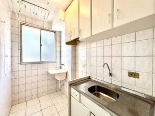 Apartamento de 1 dormitório com vaga de garagem no Batel