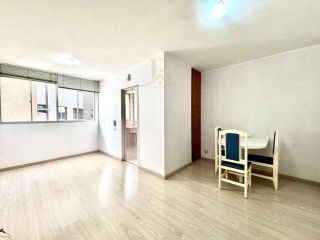 Apartamento de 1 dormitório com vaga de garagem no Batel