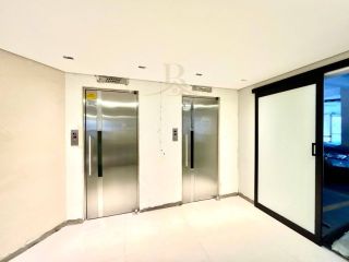 Apartamento de 1 dormitório com vaga de garagem no Batel