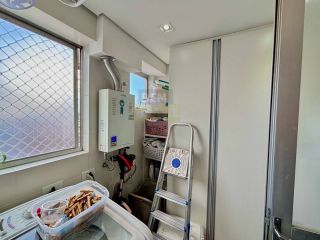 Apartamento 3 Quartos (1 Suíte) no Último Andar - Bacacheri, Curitiba - Varanda e Closet
