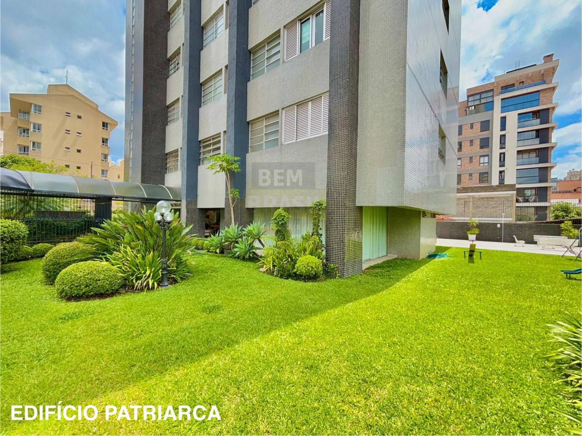 Apartamento 1 por andar Para Vender com 4 quartos 1 suítes no bairro Juvevê em Curitiba