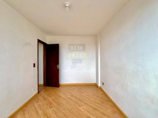 Apartamento 1 Quarto à Venda no Centro de Curitiba - Edifício Nilo Cairo - Andar Alto com Vaga