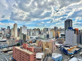 Apartamento 1 Quarto à Venda no Centro de Curitiba - Edifício Nilo Cairo - Andar Alto com Vaga