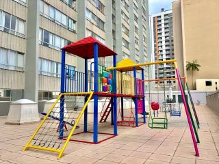 Apartamento 1 Quarto à Venda no Centro de Curitiba - Edifício Nilo Cairo - Andar Alto com Vaga