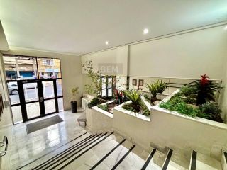 Apartamento 1 Quarto à Venda no Centro de Curitiba - Edifício Nilo Cairo - Andar Alto com Vaga