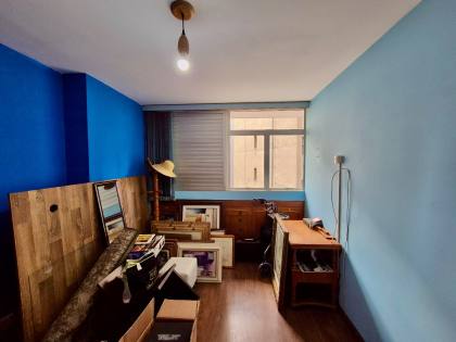 Apartamento Para Alugar com 4 quartos sendo 1 suíte na divisa entre os bairros Batel e Água Verde em Curitiba