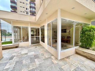 Apartamento Moderno e Mobiliado no Coração do Água Verde - Ed. Magno 2 Quartos (1 Suíte) 2 Vagas
