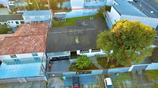 Casa Versátil no Boa Vista: Excelente para Comércio ou Residência com Amplo Terreno e ZR3!