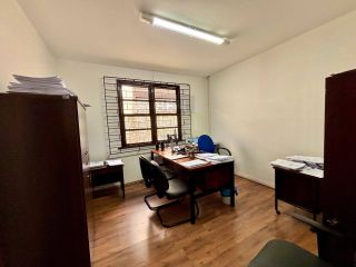 Casa Versátil no Boa Vista: Excelente para Comércio ou Residência com Amplo Terreno e ZR3!