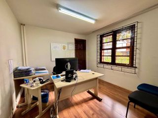 Casa Versátil no Boa Vista: Excelente para Comércio ou Residência com Amplo Terreno e ZR3!