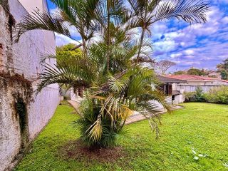 Casa Versátil no Boa Vista: Excelente para Comércio ou Residência com Amplo Terreno e ZR3!