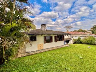 Casa Versátil no Boa Vista: Excelente para Comércio ou Residência com Amplo Terreno e ZR3!