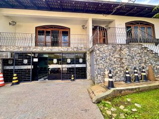 Casa Versátil no Boa Vista: Excelente para Comércio ou Residência com Amplo Terreno e ZR3!