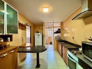 Apartamento com 3 Dormitórios no Mercês, próximo à Praça 29 de Março