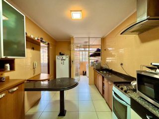 Apartamento com 3 Dormitórios no Mercês, próximo à Praça 29 de Março